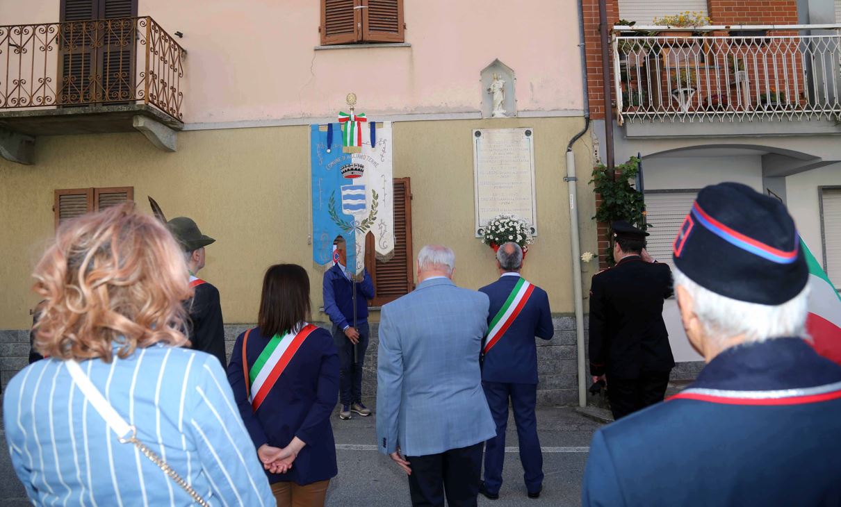 Lapide commemorativa ai Caduti | Agliano Terme (via Principe Amedeo)